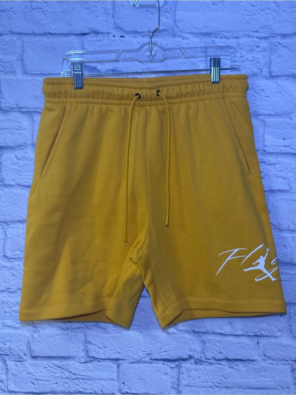 Nike Jordan Brooklyn Yellow Fleece Shorts Flight Logo FN4535-752 Medium NEW